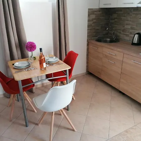 Apartments Dario Pag Town Exterior photo