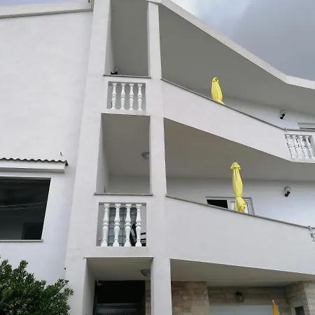 Apartments Dario Pag Town Exterior photo
