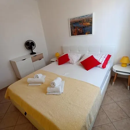 Apartments Dario Pag Town Exterior photo