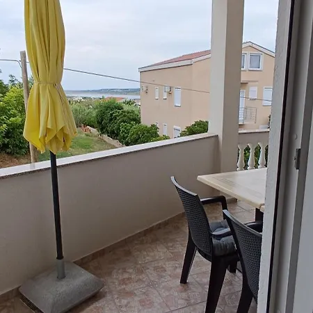 Apartments Dario Pag Town Exterior photo